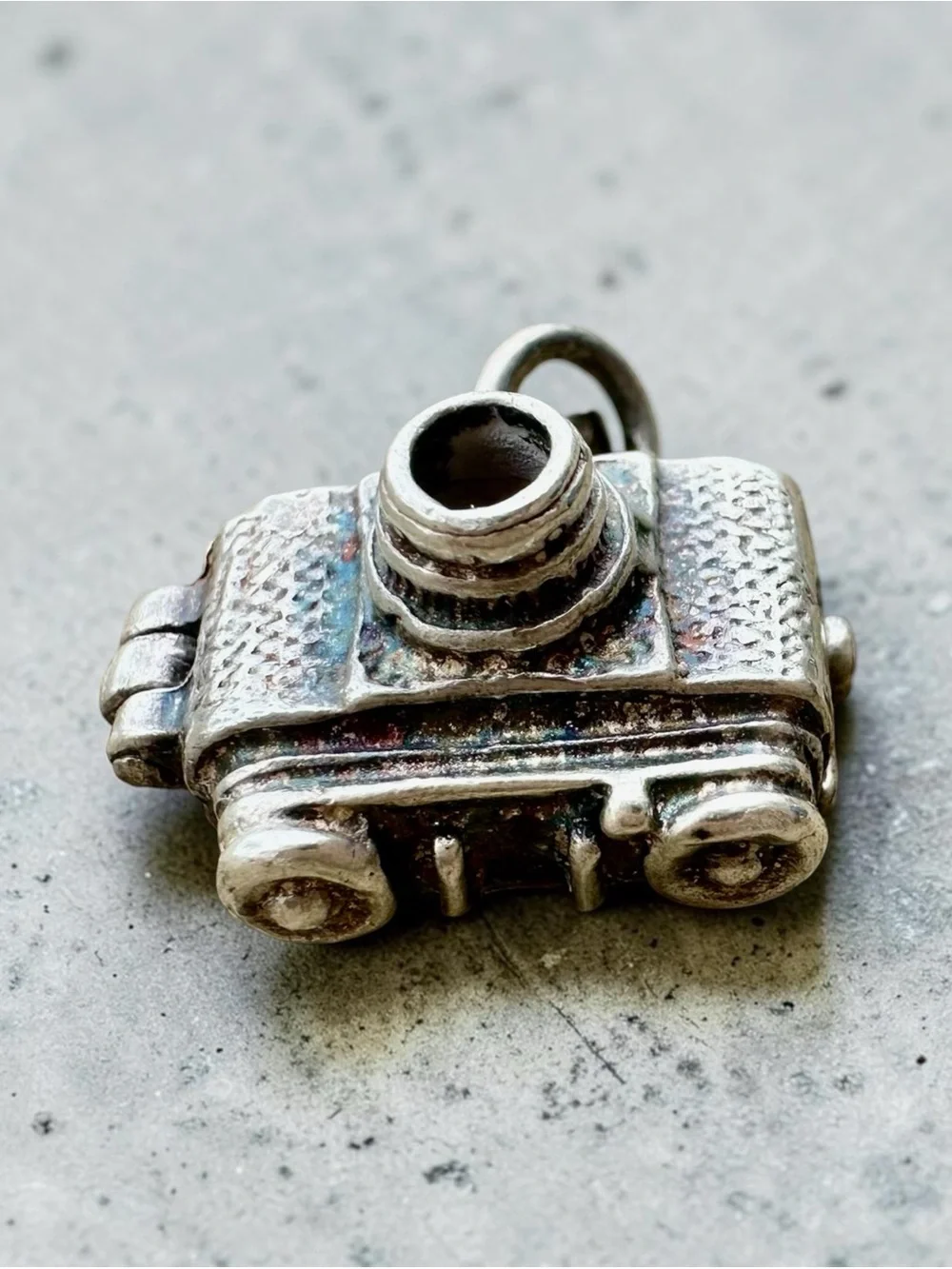 STERLING SILVER CAMERA CHARM BUMBLE BEE PENDANT FILM CAMERA OPENS